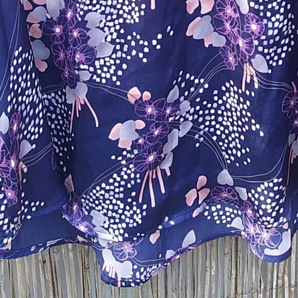 Forever 21 Women's Navy Floral Blouse with Peekaboo Shoulders - S/P - Picture 5 of 12